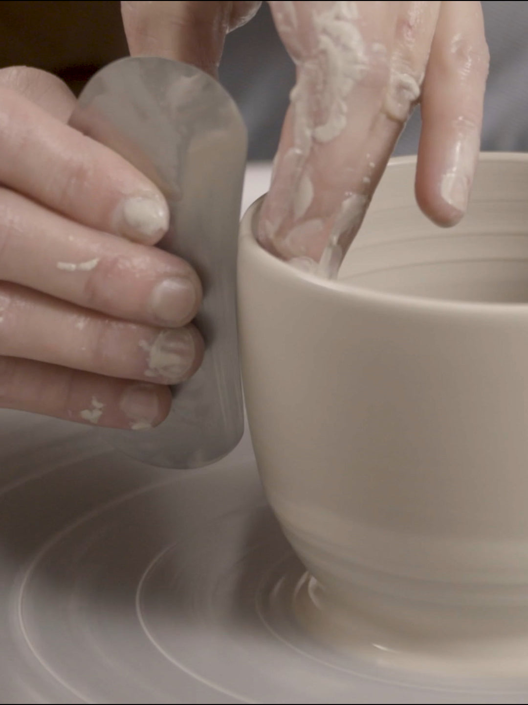 Cours de poterie en ligne : Les bases du tournage