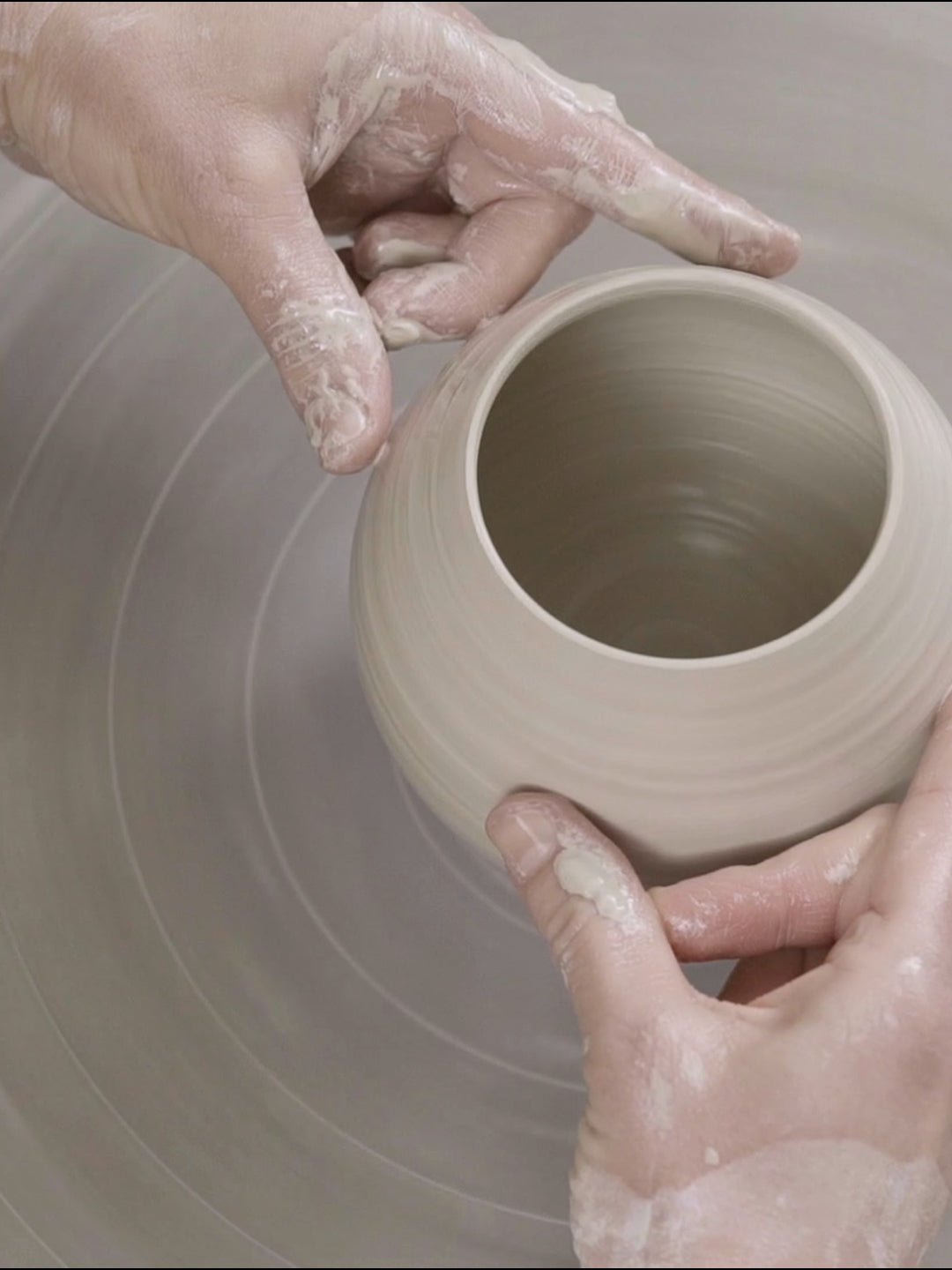 Cours de poterie en ligne : Les bases du tournage