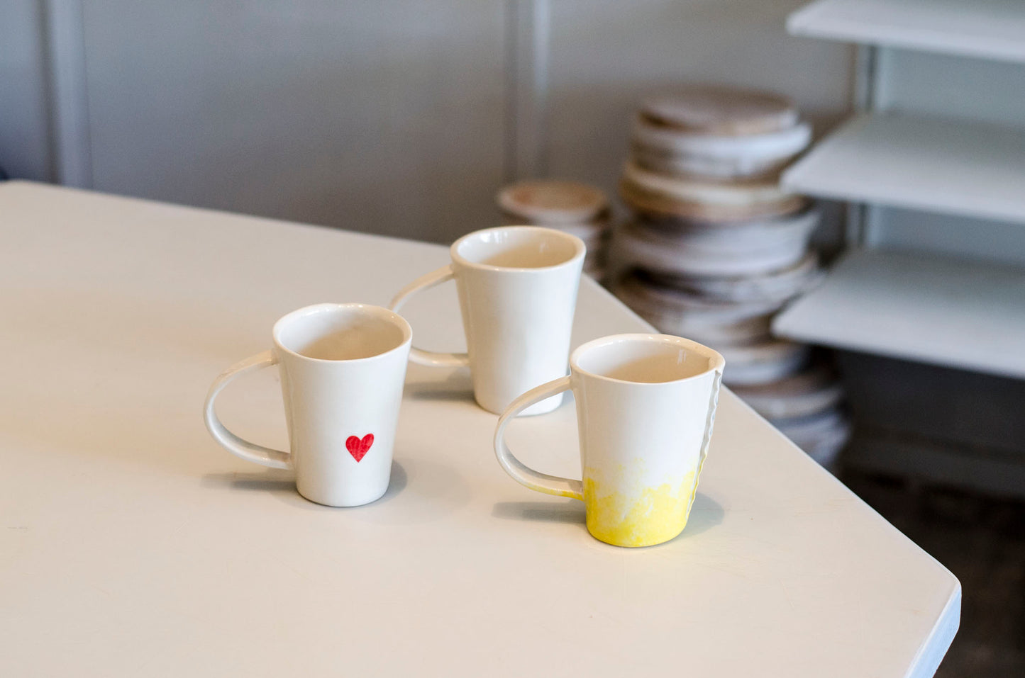 3 tasses réalisées avec la technique du façonnage
