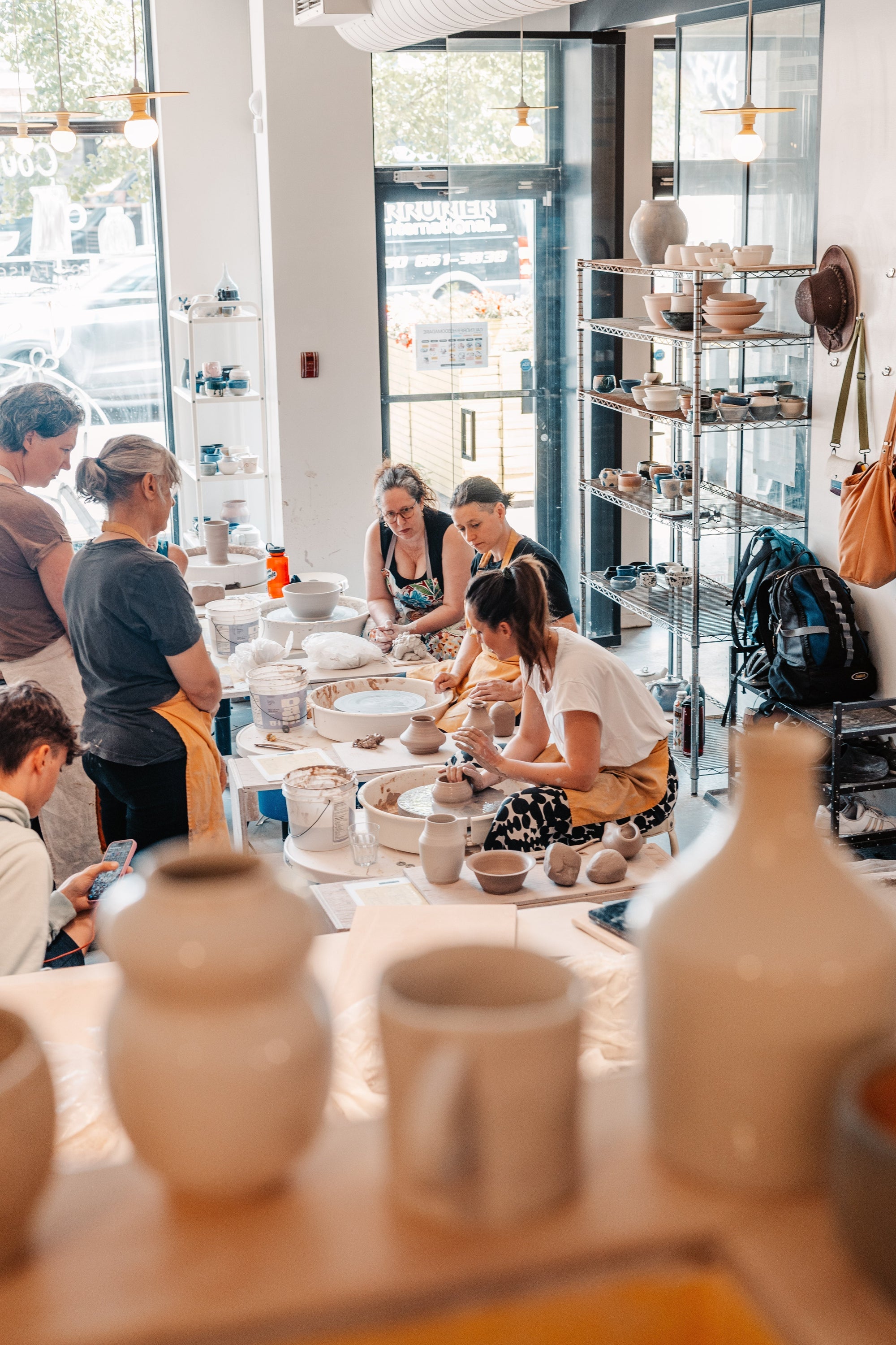 Pas besoin d’être créatif·ve pour commencer la poterie