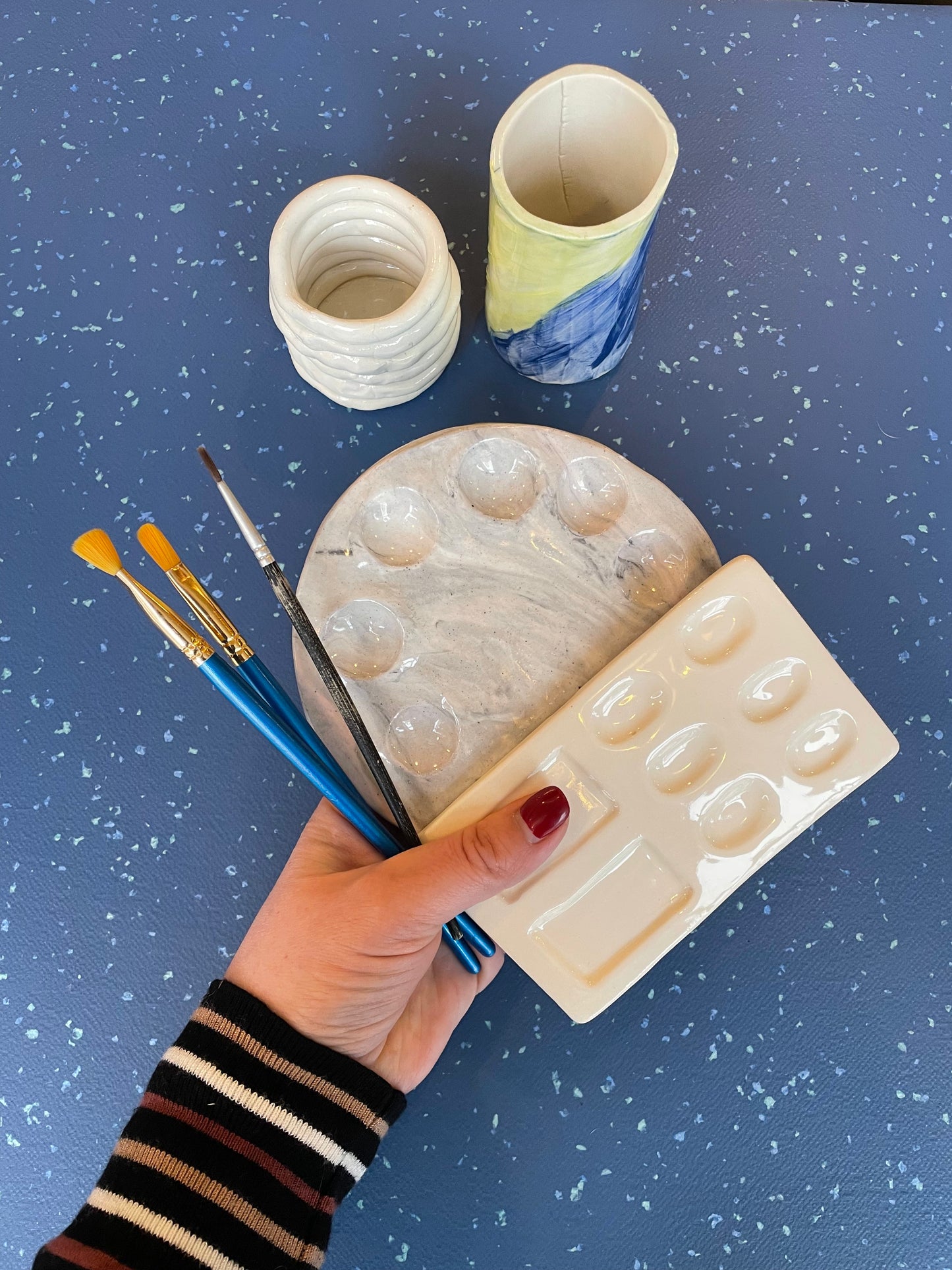 Création d'un ensemble pour la peinture en céramique