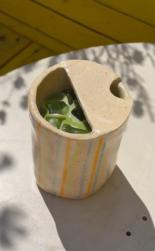 Création d'une tasse pour emporter